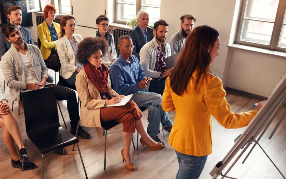 10 conseils pour choisir la salle de réunion idéale